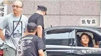 娱乐圈两个男人吃瓜,揭秘幕后真相  第2张