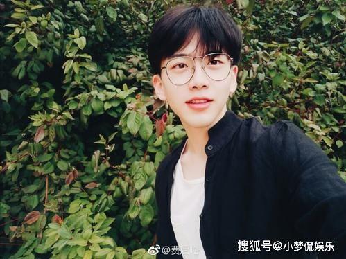 娱乐圈吃瓜博主推荐抖音,娱乐圈吃瓜博主带你揭秘明星幕后故事  第2张