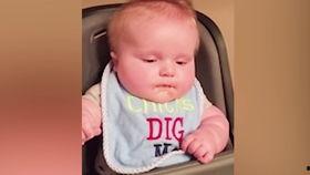 宝宝搞笑视频大全,萌态百出，欢乐无限